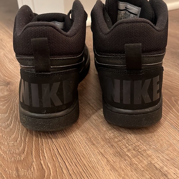 Nike Court Borough Mid GS 'Triple Black' - Picture 4 of 6